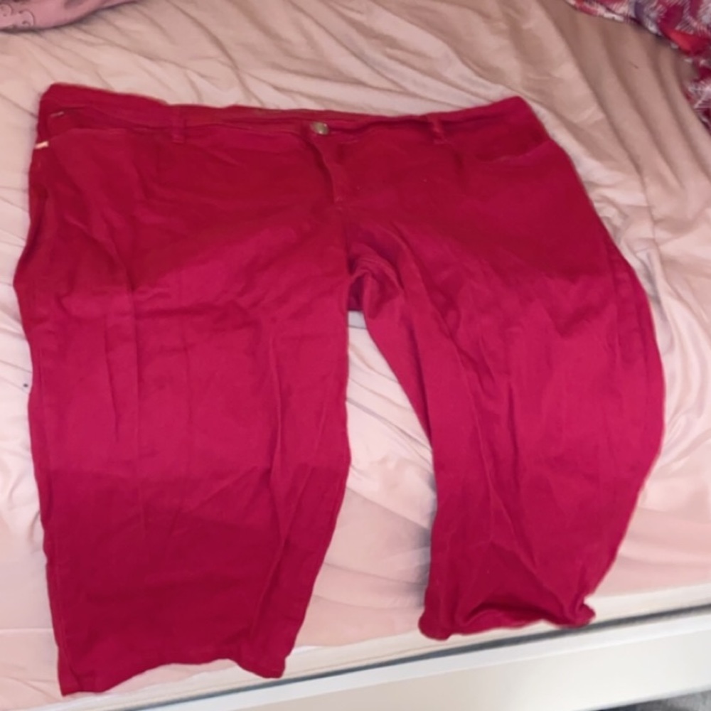 Hot Pink Lee Classic Fit Capri Jeans